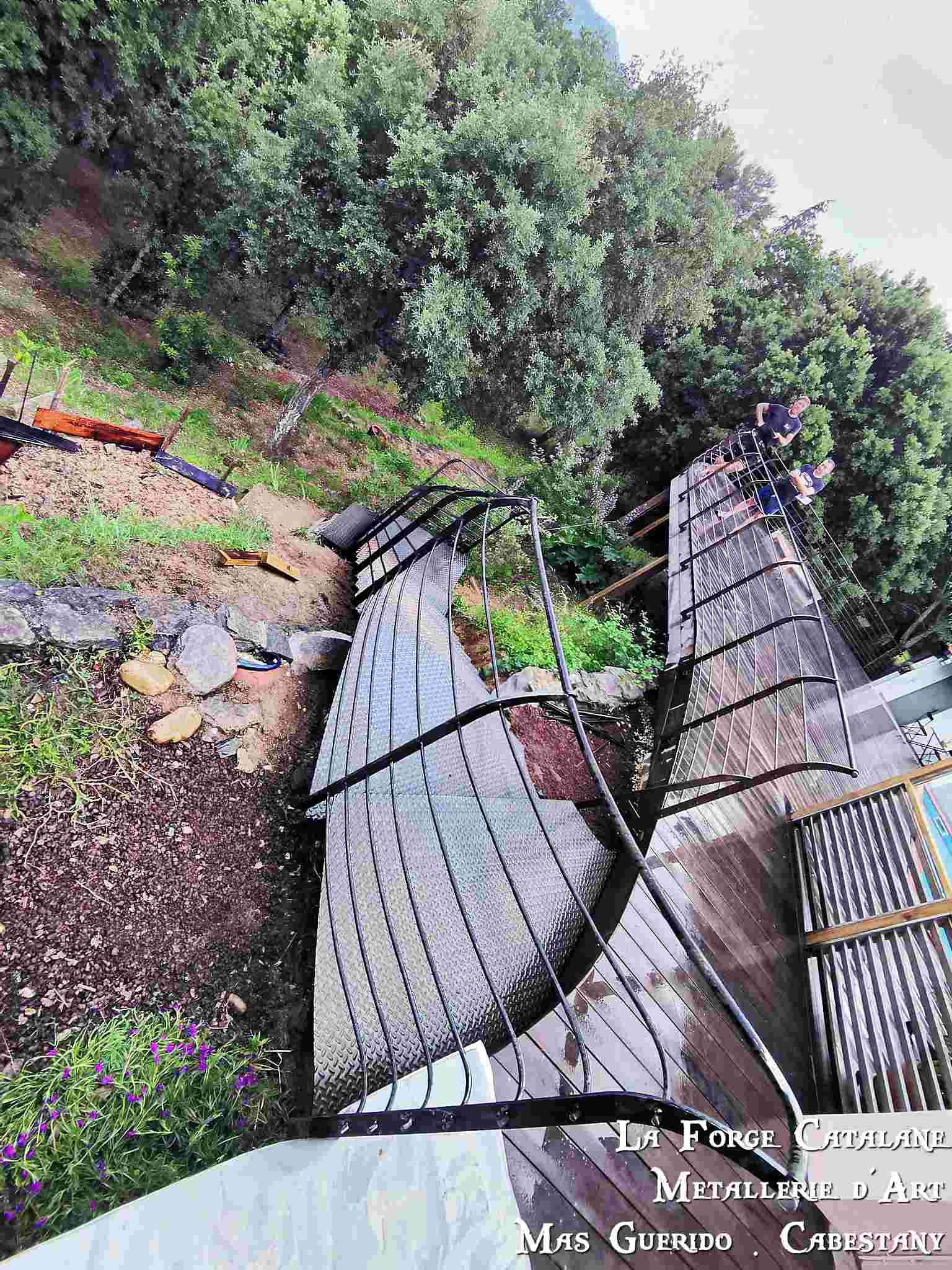 garde corps effet vague marche tole larmee forge catalane 1.jpg